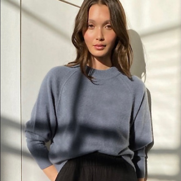 Aritzia Babaton Luxe Cashmere Sweater Mauve XXS - Picture 2 of 5